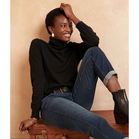 NWT Banana Republic Women's Dark Wash Girlfriend Rolled Hem Jean in 26/2 - Picture 3 of 16